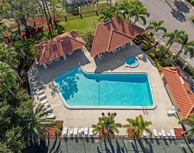 1712 Hammock Pine Boulevard - Photo Thumbnail 2