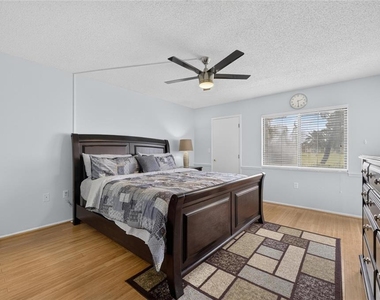 115 Lakeview Place - Photo Thumbnail 32