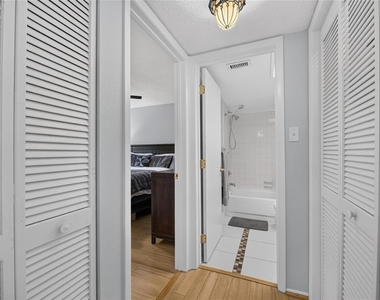 115 Lakeview Place - Photo Thumbnail 39