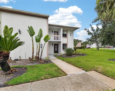 115 Lakeview Place - Photo Thumbnail 5