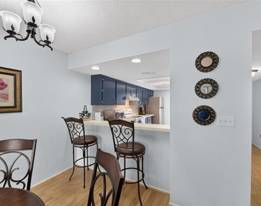 115 Lakeview Place - Photo Thumbnail 21
