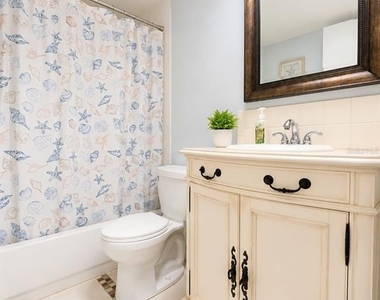 115 Lakeview Place - Photo Thumbnail 17
