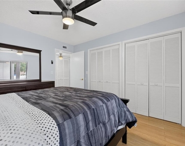 115 Lakeview Place - Photo Thumbnail 43