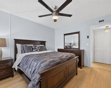 115 Lakeview Place - Photo Thumbnail 42