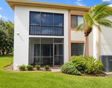 115 Lakeview Place - Photo Thumbnail 2
