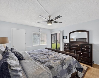115 Lakeview Place - Photo Thumbnail 35