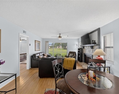 115 Lakeview Place - Photo Thumbnail 24