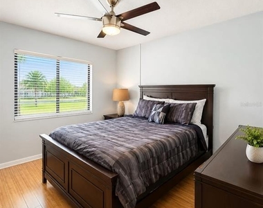 115 Lakeview Place - Photo Thumbnail 15