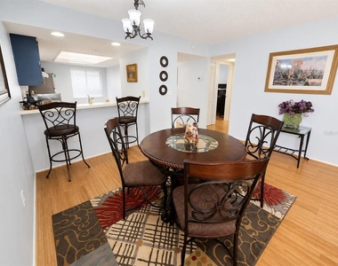 115 Lakeview Place - Photo Thumbnail 11