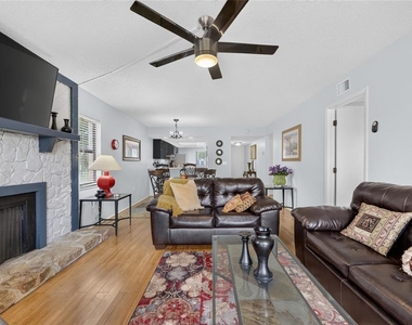 115 Lakeview Place - Photo Thumbnail 30