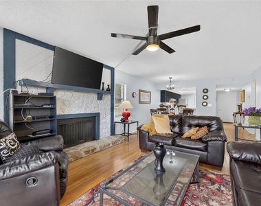 115 Lakeview Place - Photo Thumbnail 29