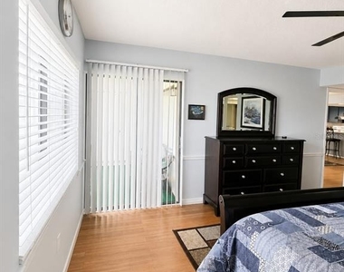 115 Lakeview Place - Photo Thumbnail 19