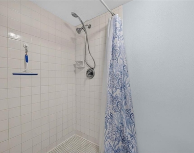 115 Lakeview Place - Photo Thumbnail 37