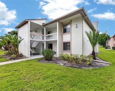 115 Lakeview Place - Photo Thumbnail 4