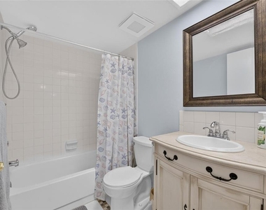 115 Lakeview Place - Photo Thumbnail 40