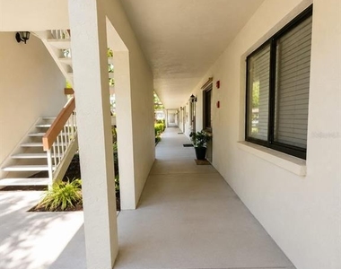 115 Lakeview Place - Photo Thumbnail 28