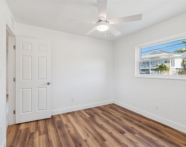14919 N Bayshore Drive - Photo Thumbnail 19