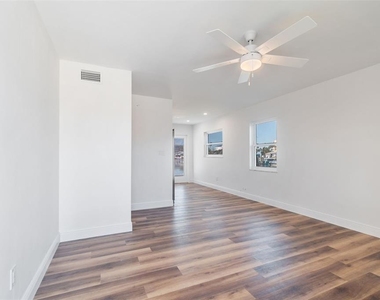 14919 N Bayshore Drive - Photo Thumbnail 8