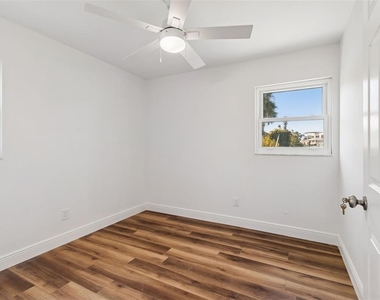 14919 N Bayshore Drive - Photo Thumbnail 24