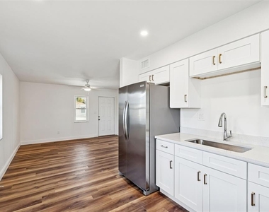 14919 N Bayshore Drive - Photo Thumbnail 16