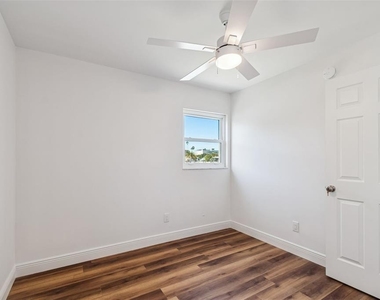 14919 N Bayshore Drive - Photo Thumbnail 27