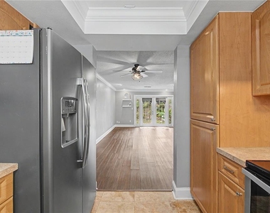 3010 S Pines Drive - Photo Thumbnail 10