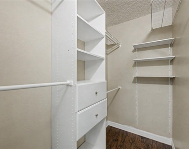 3010 S Pines Drive - Photo Thumbnail 19