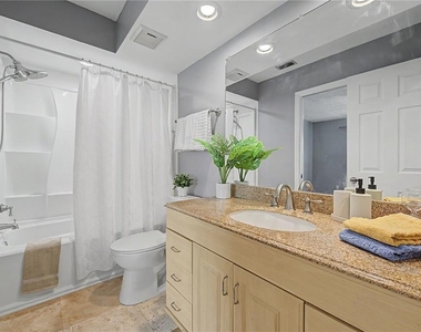 3010 S Pines Drive - Photo Thumbnail 15