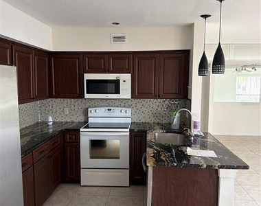 700 Starkey Road - Photo Thumbnail 4
