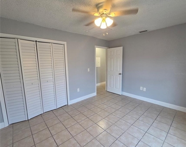 5720 N Lincoln Avenue - Photo Thumbnail 7