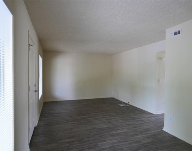 6450 78th Avenue N - Photo Thumbnail 14