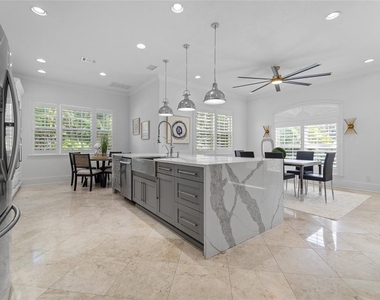 4802 W Beachway Drive - Photo Thumbnail 4