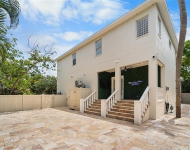 4802 W Beachway Drive - Photo Thumbnail 34