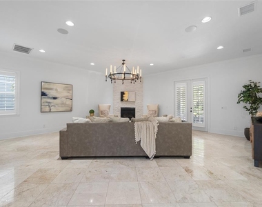 4802 W Beachway Drive - Photo Thumbnail 10