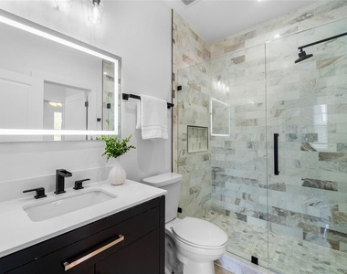 4802 W Beachway Drive - Photo Thumbnail 20