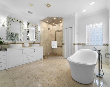 4802 W Beachway Drive - Photo Thumbnail 32