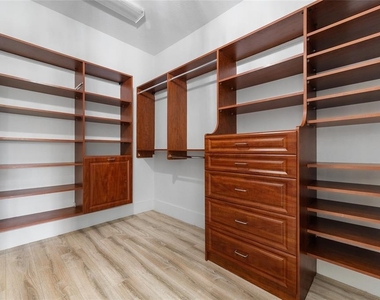 4802 W Beachway Drive - Photo Thumbnail 29