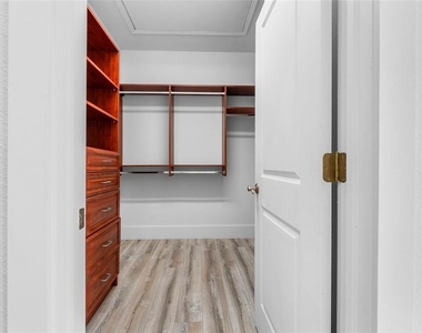 4802 W Beachway Drive - Photo Thumbnail 30