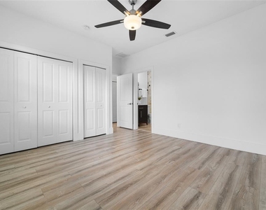 4802 W Beachway Drive - Photo Thumbnail 18