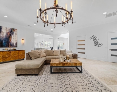 4802 W Beachway Drive - Photo Thumbnail 12