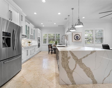 4802 W Beachway Drive - Photo Thumbnail 6