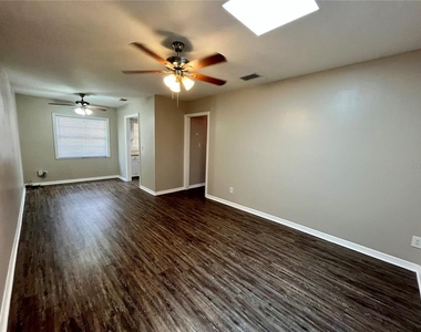 505 S Westland Avenue - Photo Thumbnail 2