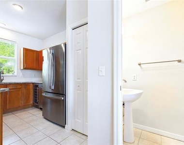 12426 Country White Circle - Photo Thumbnail 11