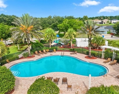 12426 Country White Circle - Photo Thumbnail 29