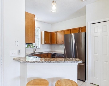 12426 Country White Circle - Photo Thumbnail 8