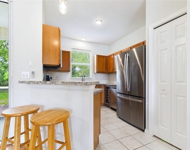 12426 Country White Circle - Photo Thumbnail 9