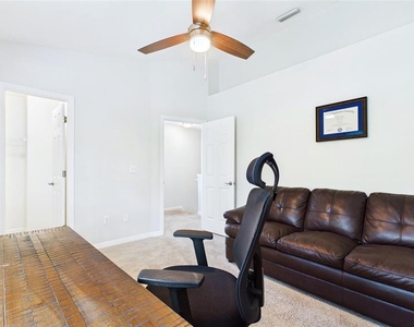 12426 Country White Circle - Photo Thumbnail 19