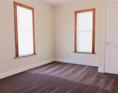 4840 19th Street N - Photo Thumbnail 9