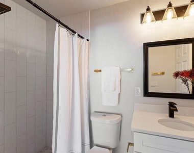 4721 W Wisconsin Avenue - Photo Thumbnail 13