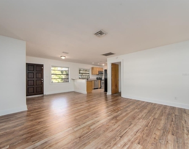2242 Indian Avenue S - Photo Thumbnail 3